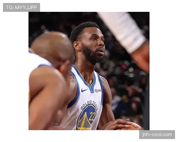 威金斯无球切入比单打更能为库里拉开空间