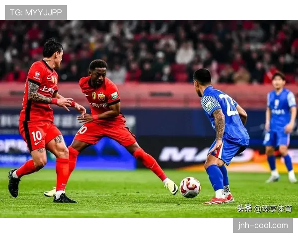 申花强强对话屡陷被动，战术遭对手针对性破解，争冠形势承压