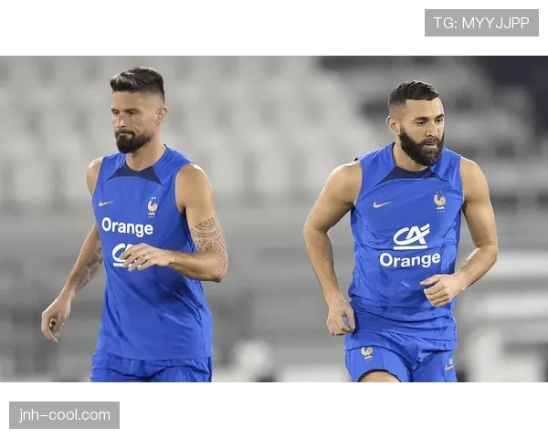 吉鲁与本泽马：支点型终结者的体系依赖差异