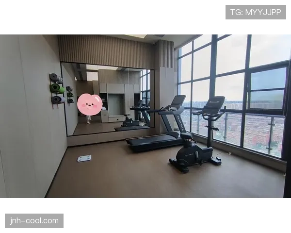 陶菲克竟然把健身房当成咖啡厅?网红生活真实上演!